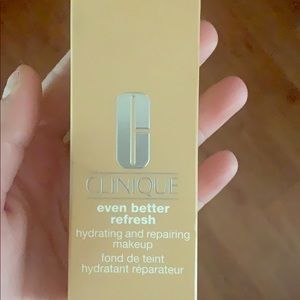 Brand New In Box Clinique Foundation Shade Honey